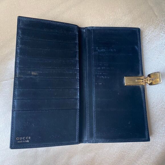 Authentic Vintage Gucci Wallet - Picture 7 of 8